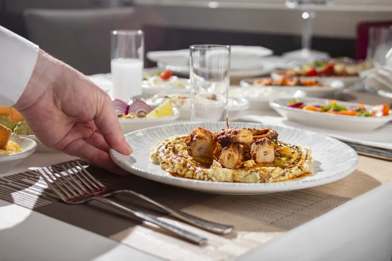 Beyond the Menu: How Canadian Restaurants Are Forging Deeper Bonds Through Hidden Dishes